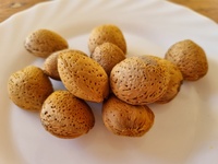 Contiene almendra